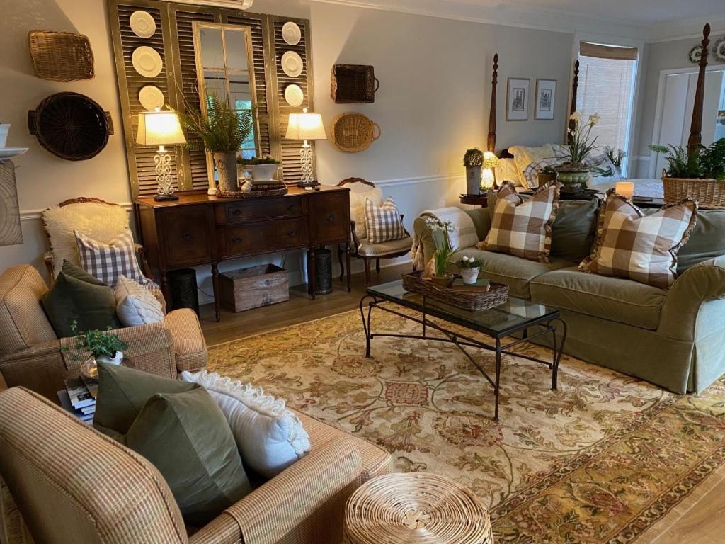 The Olive Bird Chalet In Central Gardens, Memphis Tn المظهر الخارجي الصورة